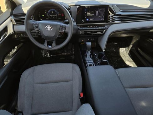 Used 2025 Toyota Camry LE image 24