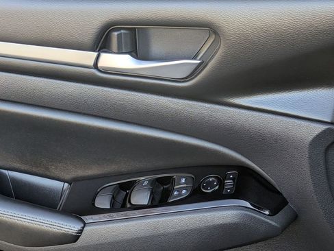 Used 2023 Nissan Altima 2.5 SV image 10