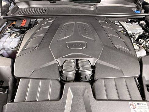 Certified 2024 Porsche Cayenne Turbo AWD/4WD image 25