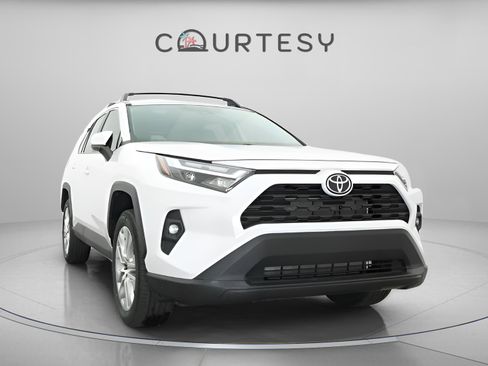New 2025 Toyota RAV4 XLE Premium w/ Weather Package AWD/4WD image 21
