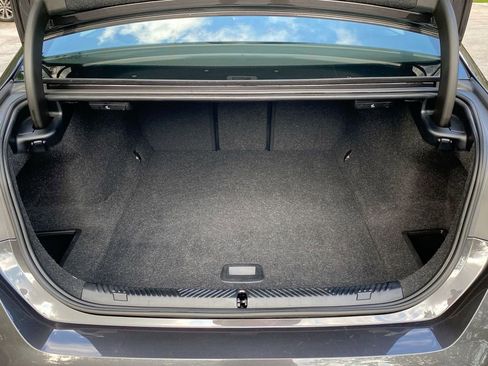 Used 2025 BMW i5 eDrive40i w/ Premium Package image 11