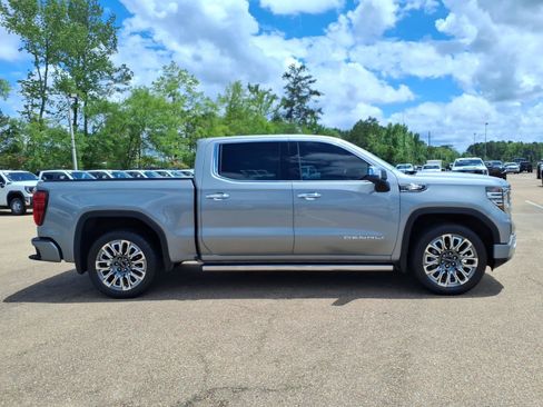 Used 2024 GMC Sierra 1500 Denali Ultimate AWD/4WD image 3