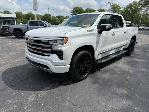 Used 2022 Chevrolet Silverado 1500 High Country w/ High Country Premium Package AWD/4WD image 1