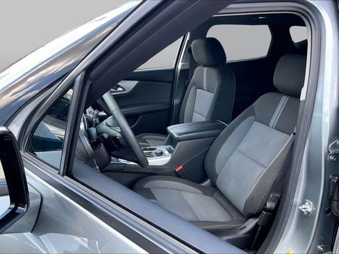 Used 2024 Chevrolet Blazer LT w/ Convenience Package FWD image 9