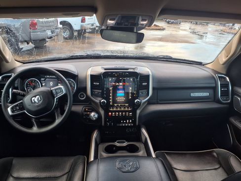 Used 2019 RAM 1500 Laramie AWD/4WD image 12
