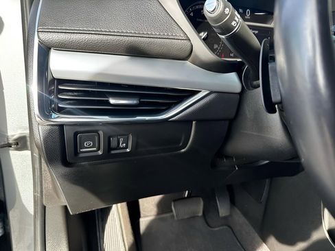 Used 2023 Cadillac XT4 Premium Luxury image 11