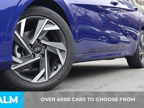 Used 2025 Hyundai Elantra Sport FWD image 3