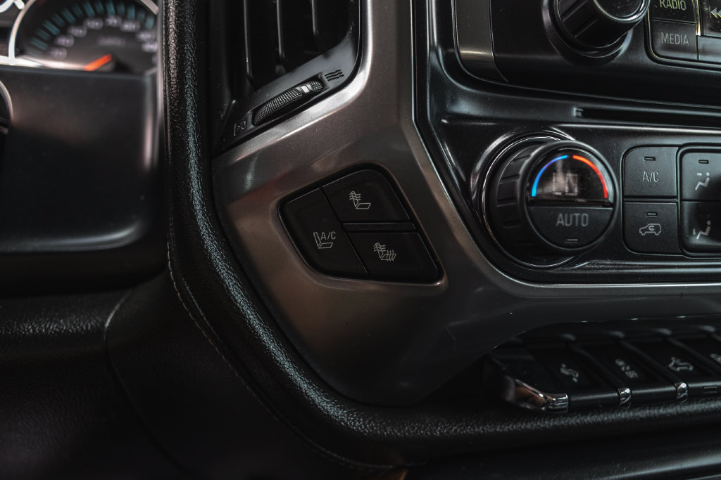 Used 2015 Chevrolet Silverado 2500 LTZ w/ Duramax Plus Package AWD/4WD image 20