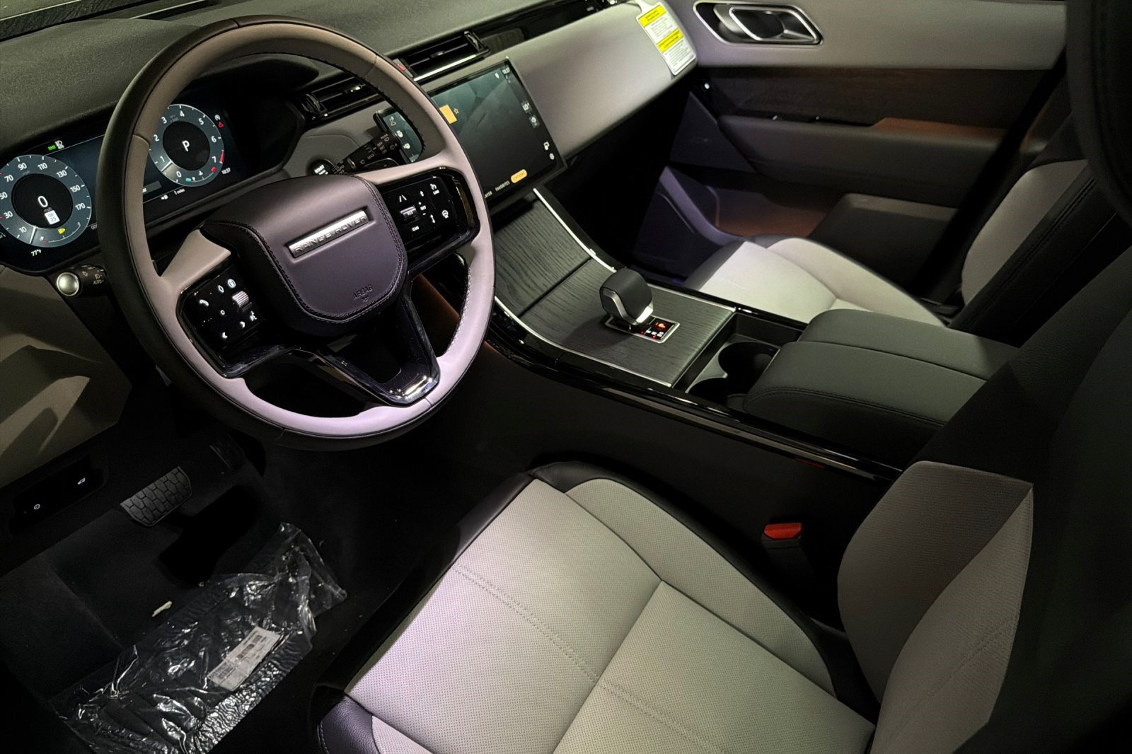 New 2026 Land Rover Range Rover Velar S AWD/4WD image 4