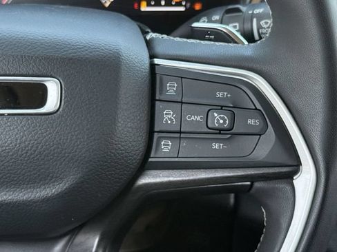 Used 2023 Jeep Grand Cherokee L Limited RWD image 14