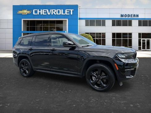 Used 2023 Jeep Grand Cherokee L Limited w/ Black Appearance Package AWD/4WD image 6