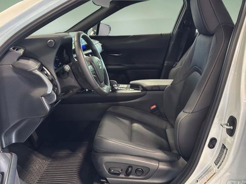 Used 2025 Lexus UX 300h AWD w/ Accessory Package (Z2) image 11