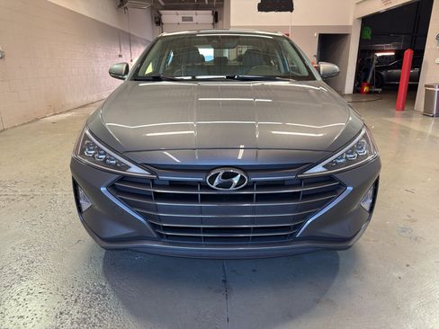 Used 2019 Hyundai Elantra Limited FWD image 2