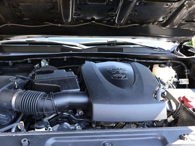 Used 2019 Toyota Tacoma TRD Off-Road w/ Technology Package AWD/4WD image 28