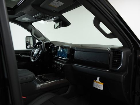 New 2025 GMC Sierra 2500 SLT w/ SLT Premium Package image 17