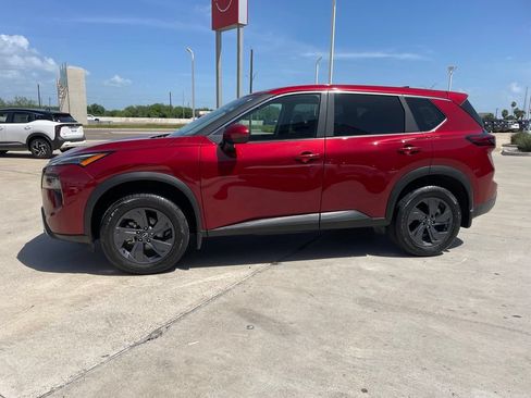 Certified 2026 Nissan Rogue SV FWD image 4