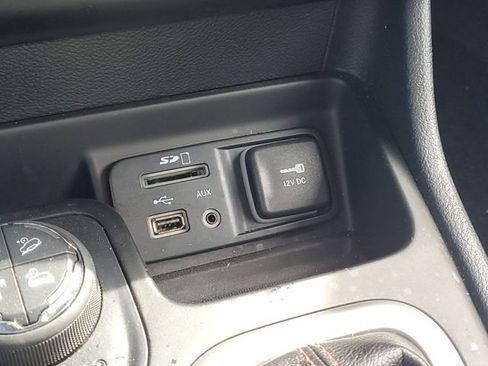 Used 2016 Jeep Cherokee Trailhawk w/ Cold Weather Group AWD/4WD image 25