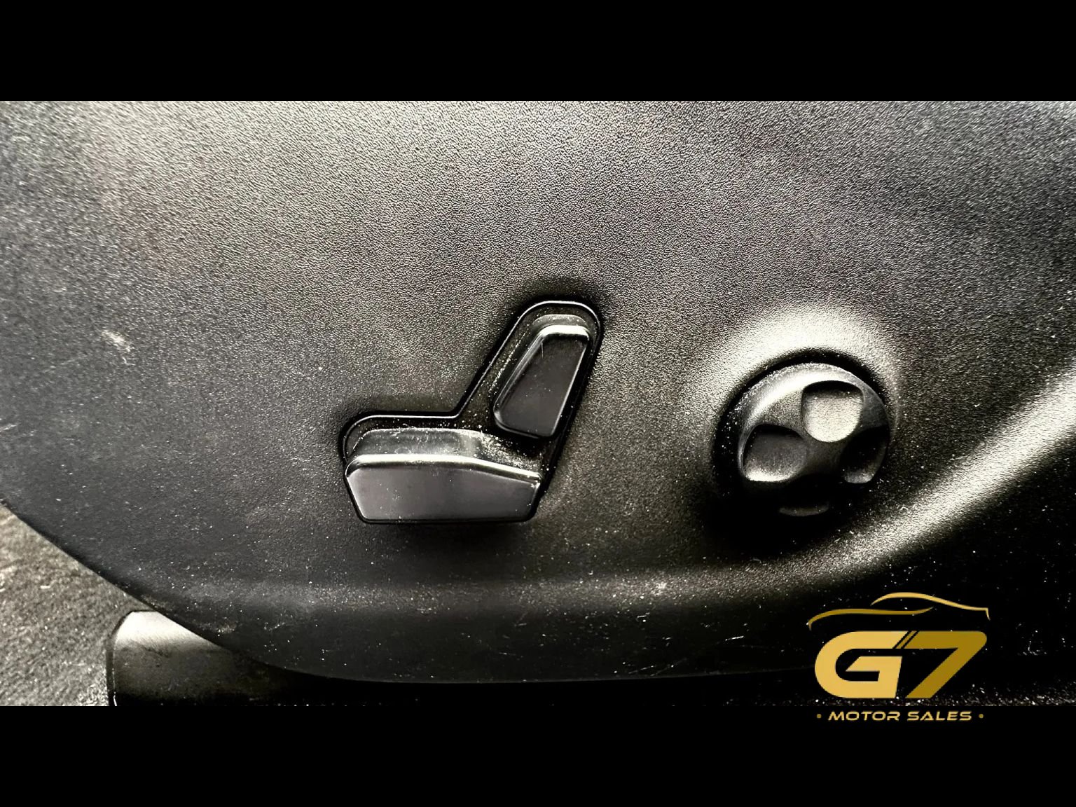 Used 2019 Jeep Cherokee Latitude Plus FWD image 16