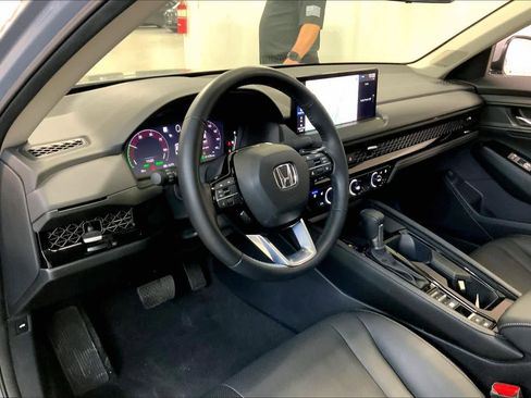 Used 2023 Honda Accord Touring image 17
