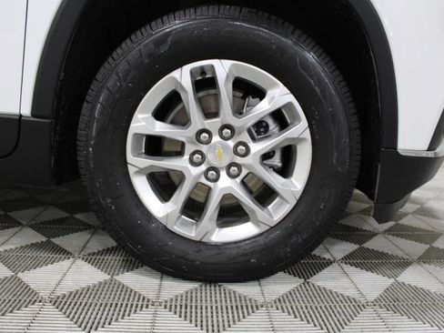 Used 2021 Chevrolet Traverse LT AWD/4WD image 45