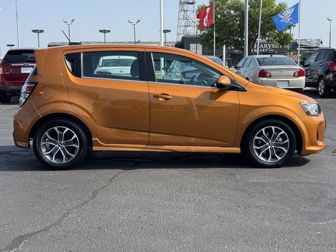 Used 2017 Chevrolet Sonic LT w/ Convenience Package FWD image 4