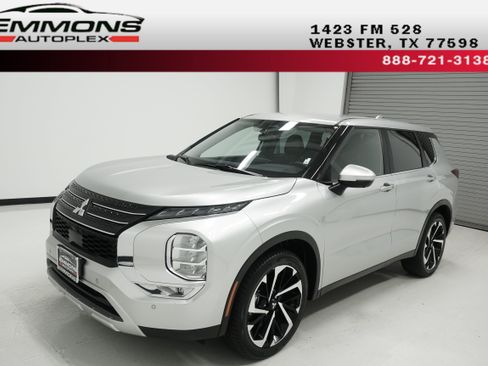 Used 2023 Mitsubishi Outlander SE FWD image 1