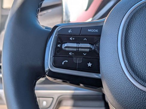 Used 2026 Kia Carnival image 34