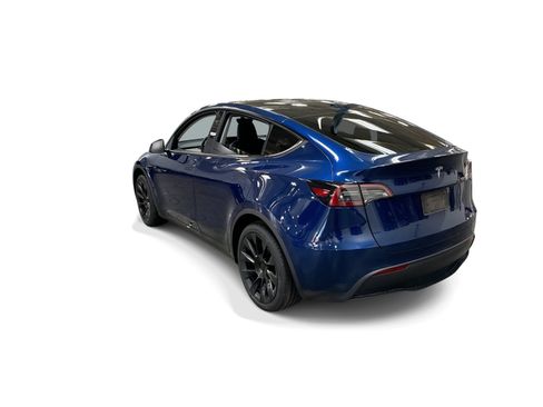 Certified 2023 Tesla Model Y 2WD image 4
