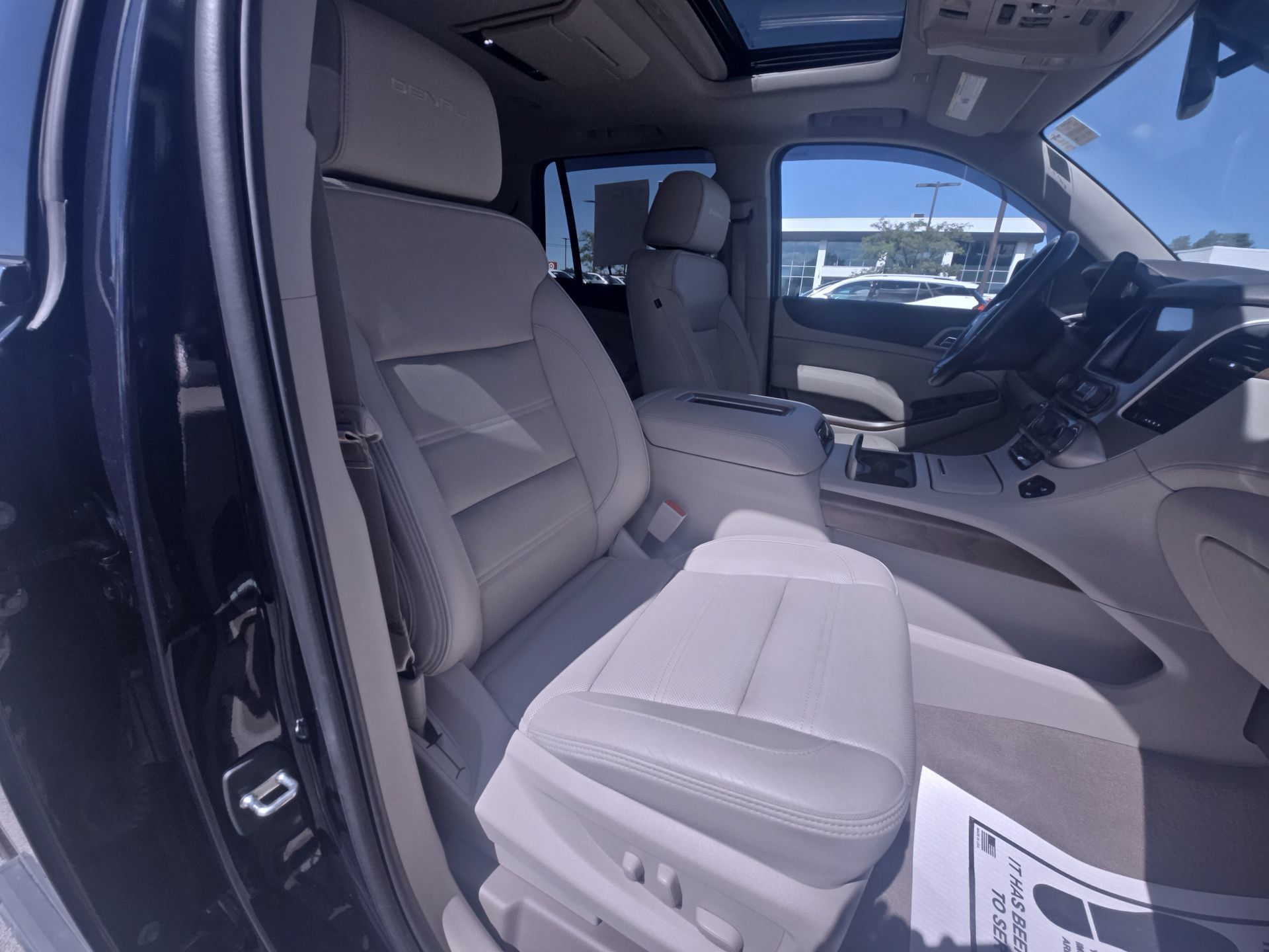 Used 2020 GMC Yukon Denali w/ Denali Ultimate Package AWD/4WD image 29