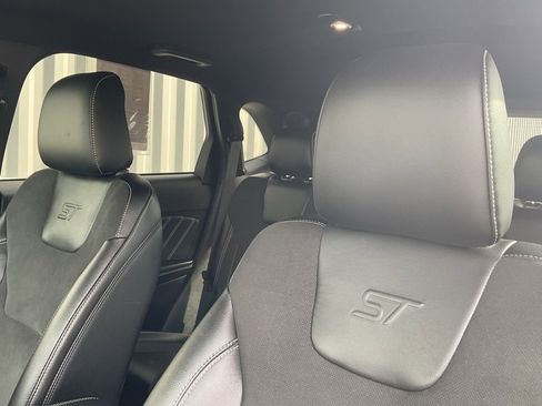 Used 2022 Ford Edge ST image 10