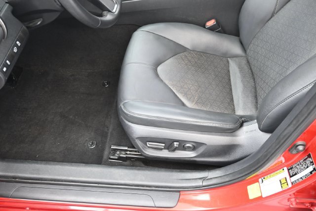 Used 2019 Toyota Camry XSE FWD image 13