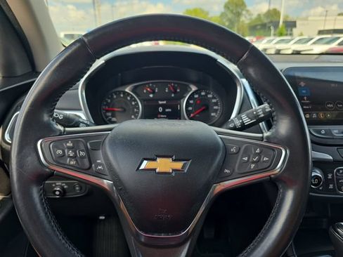Used 2021 Chevrolet Equinox LT FWD image 18