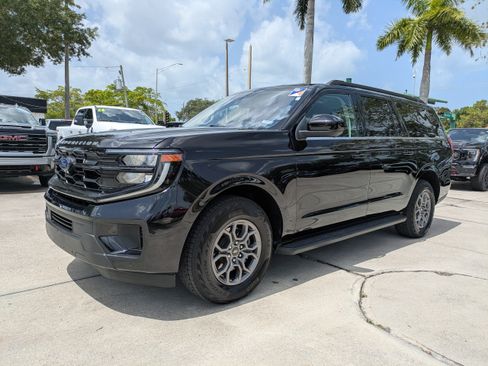 Used 2025 Ford Expedition Max Active AWD/4WD image 7