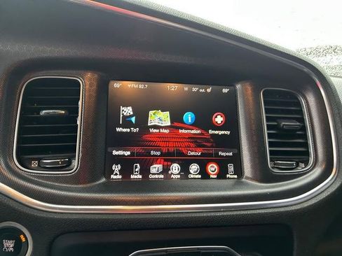 Used 2015 Dodge Charger SXT image 17