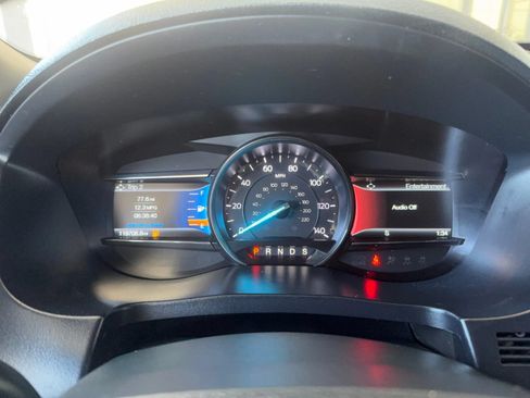 Used 2018 Ford Explorer XLT w/ Equipment Group 201A AWD/4WD image 35