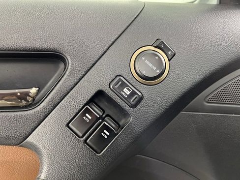 Used 2015 Hyundai Genesis 3.8 image 13