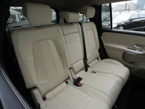 Used 2022 Mercedes-Benz GLB 250 4MATIC image 31