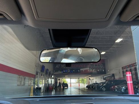 Used 2023 Nissan Altima 2.5 SV FWD image 18