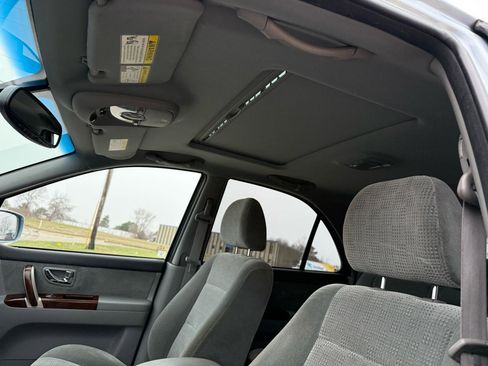 Used 2005 Kia Sorento EX image 13