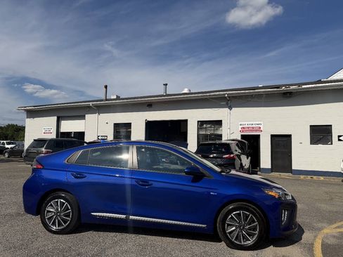 Used 2020 Hyundai Ioniq SE FWD image 7