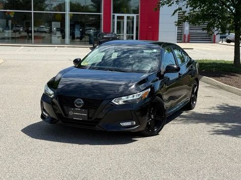 Used 2023 Nissan Sentra SR w/ Midnight Edition Package FWD image 9