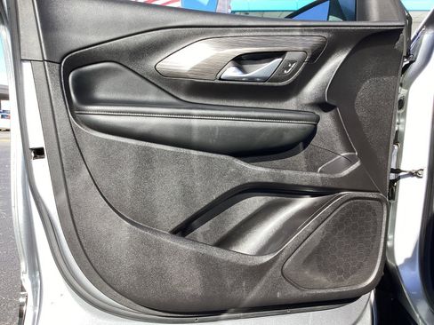 Used 2024 GMC Terrain SLE image 29