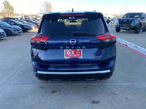 Used 2024 Nissan Rogue Platinum w/ Platinum Premium Package image 4