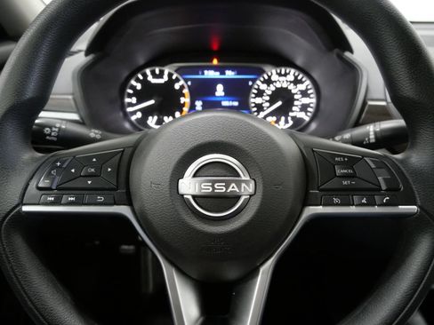 Used 2024 Nissan Altima 2.5 SV FWD image 15