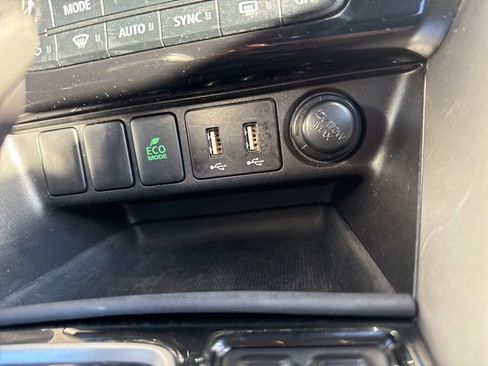 Used 2024 Mitsubishi Eclipse Cross SE image 30