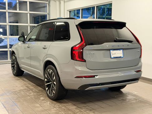 New 2026 Volvo XC90 T8 Ultra w/ Protection Package AWD/4WD image 8