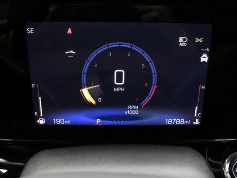 Certified 2024 Chevrolet Trax RS w/ Driver Confidence Package image 24