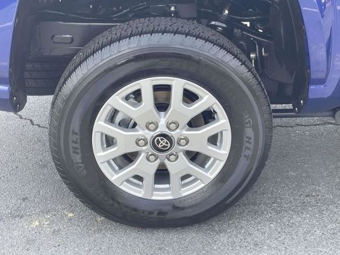 Used 2025 Toyota Tacoma SR5 AWD/4WD image 8