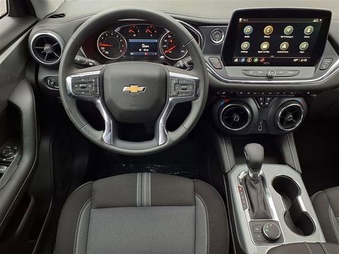 New 2026 Chevrolet Blazer LT image 6