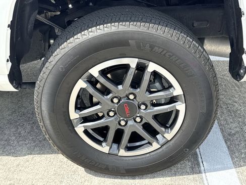 Used 2024 Toyota Tacoma TRD Sport w/ TRD Sport Upgrade Package image 31